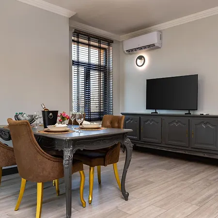 Appartement With Garden View By Flat Mаnager *